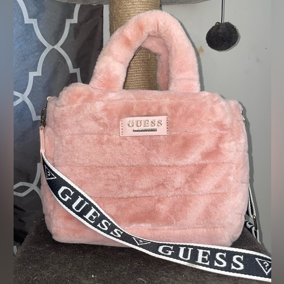 Guess Factory soft faux fur pink crossbody bag. Includes adjustable 10” strap. - Picture 5 of 6